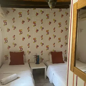 Thermopilon Bed and Breakfast Λάρνακα